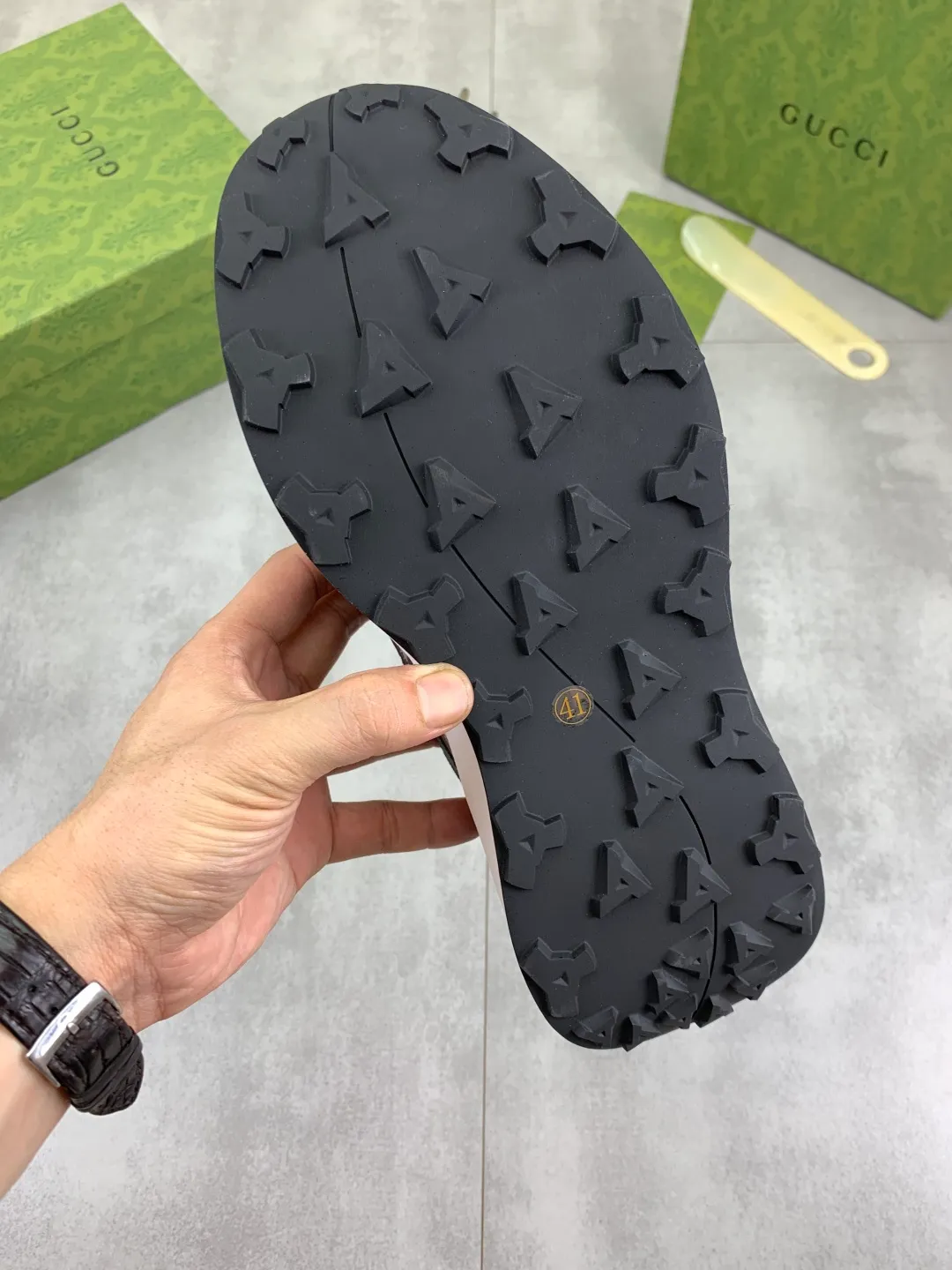 Men's shoes 💰P420💰[New model] (GUCCI) official website's latest 🎁🎁casual and fashionable men's shoes👟, hot style 💥 simple and elegant style, exclusive for trendy men. Unique official website's latest brand double G element 👑Gucci original Decorative, fashionable and generous, the fabric is original frosted calfskin ✅Full imported first-layer pigskin lining, the official website specifies wear-resistant, lightweight original rubber casual outsole, the classic model is taken in real life 🎬38-44 (45 customized) multiple colors available
